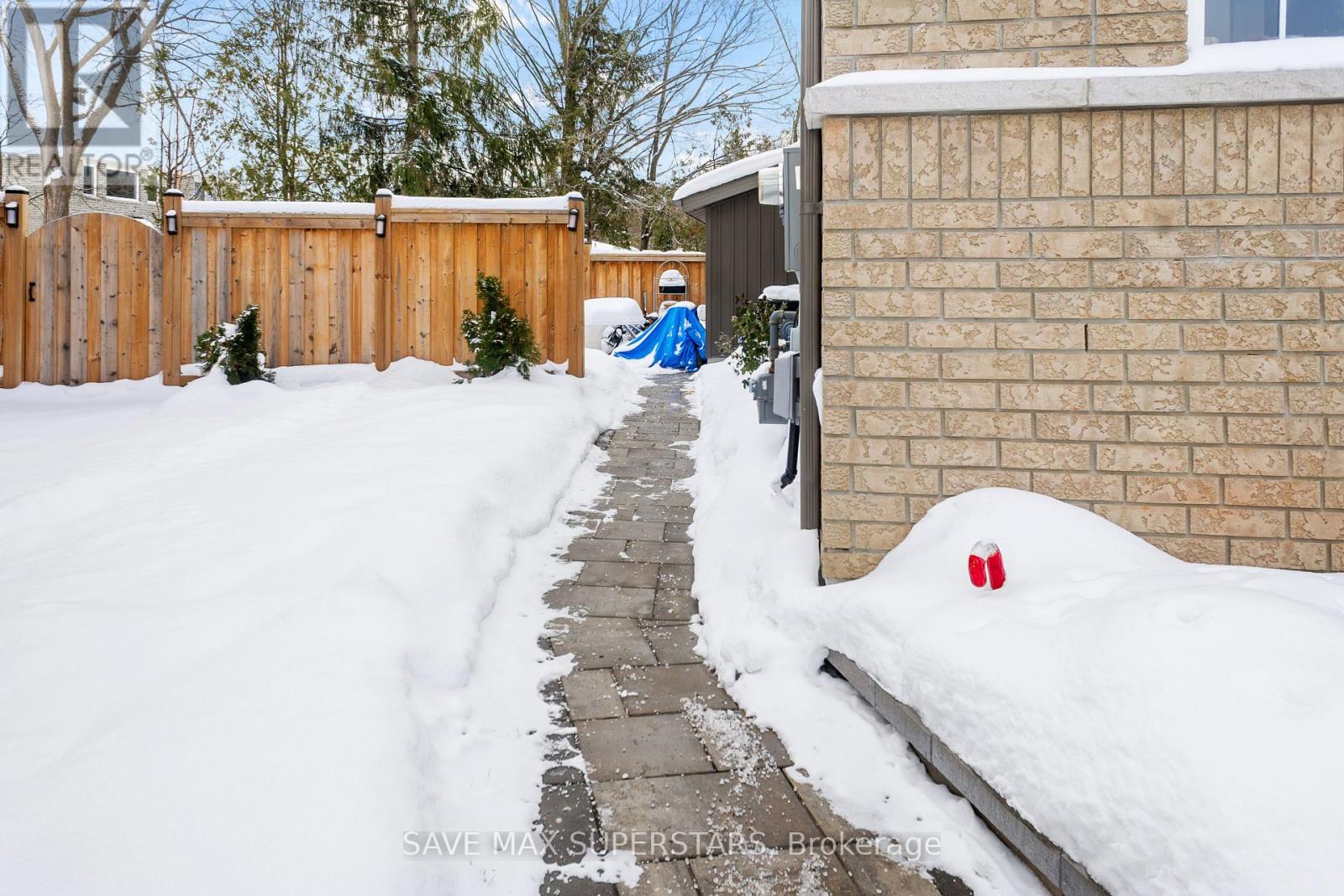 30 Westminster Circle, Barrie, Ontario L4M 0A4 - Photo 4 - S12611232