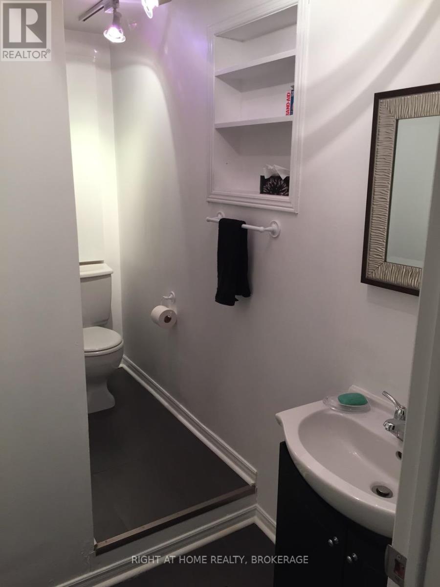 164 Trafalgar Road, Oakville, Ontario  L6J 3G6 - Photo 9 - W12147018