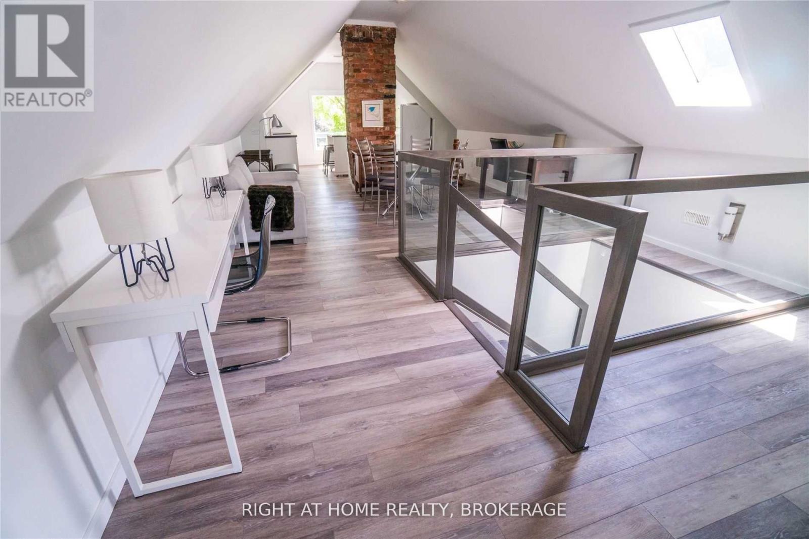 Loft - 164 Trafalgar Road, Oakville, Ontario  L6J 3G6 - Photo 7 - W12146527