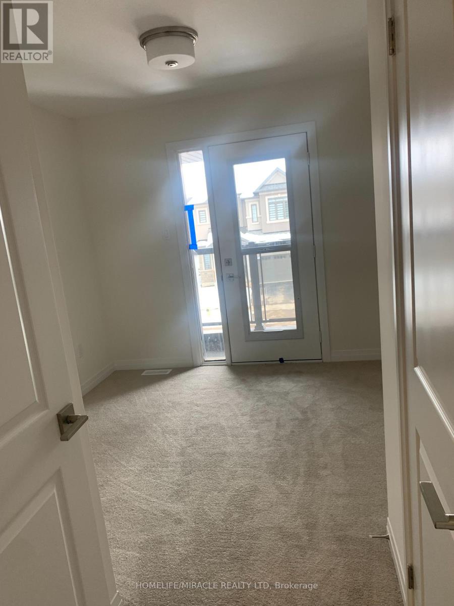 60 Mckernan Avenue, Brantford, Ontario  N3V 0C2 - Photo 5 - X12615084