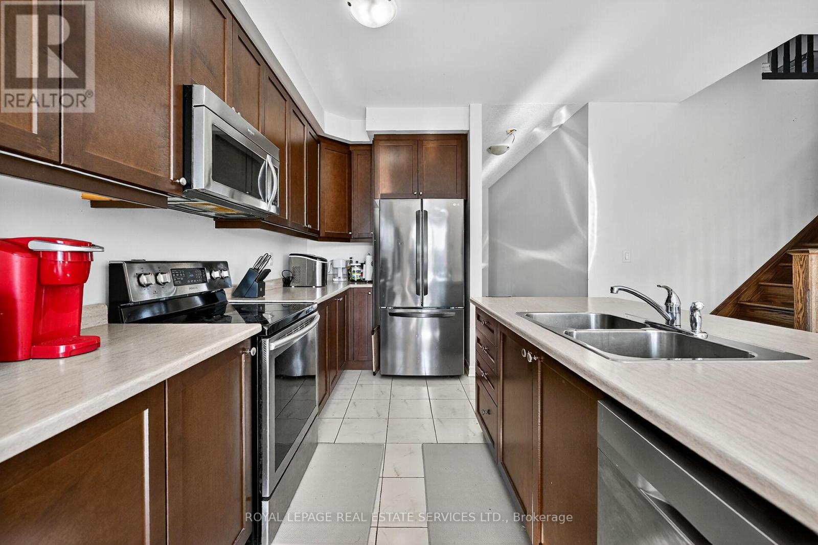 32 Celano Drive, Hamilton, Ontario  L8B 1V3 - Photo 7 - X12615130