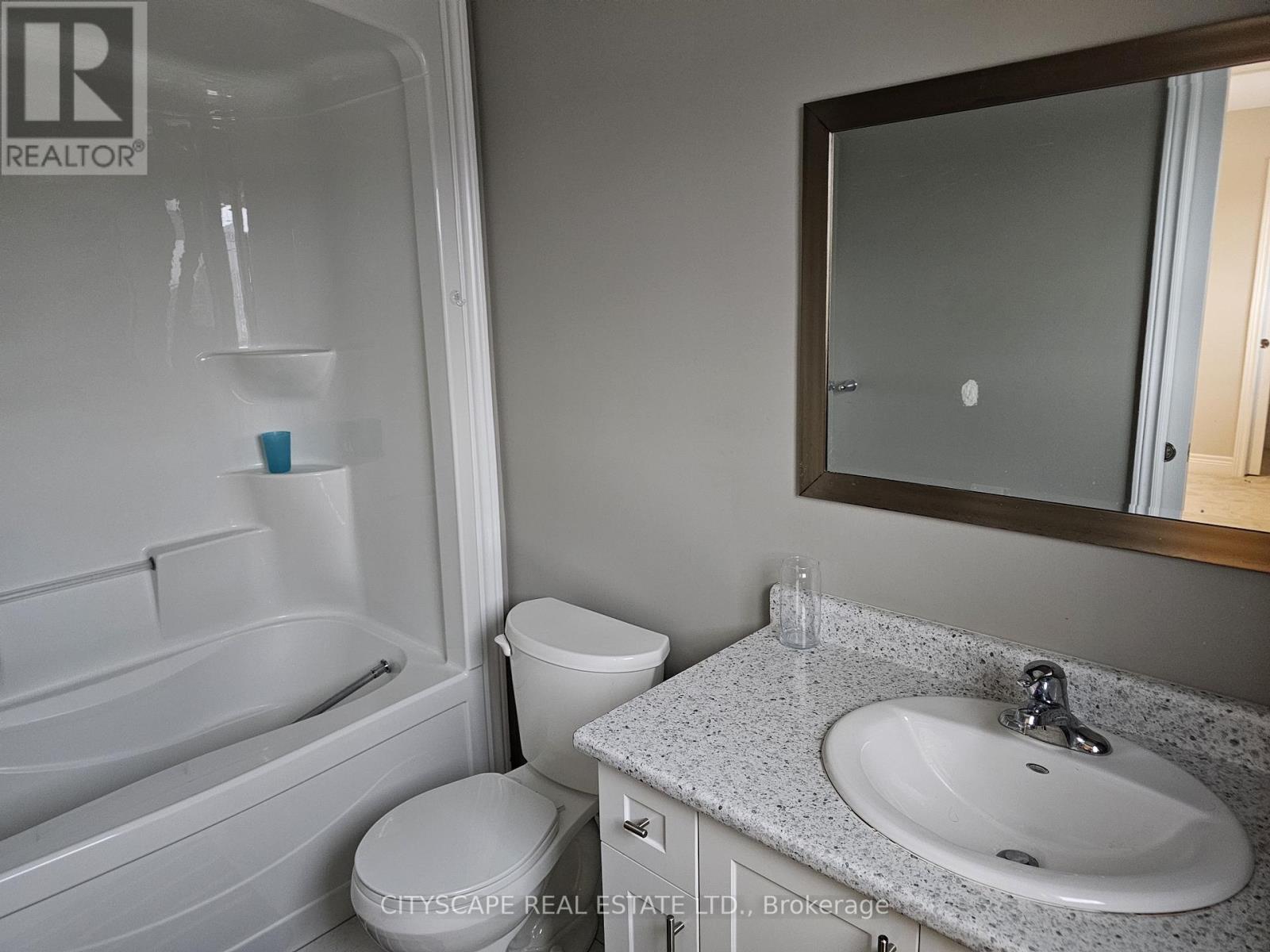 31 Corbin Street, St. Catharines, Ontario  L2P 0E8 - Photo 18 - X12615136