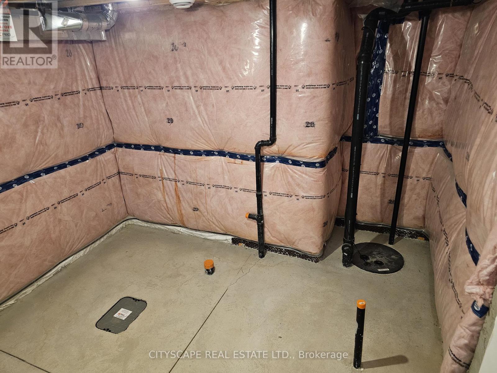 31 Corbin Street, St. Catharines, Ontario  L2P 0E8 - Photo 26 - X12615136