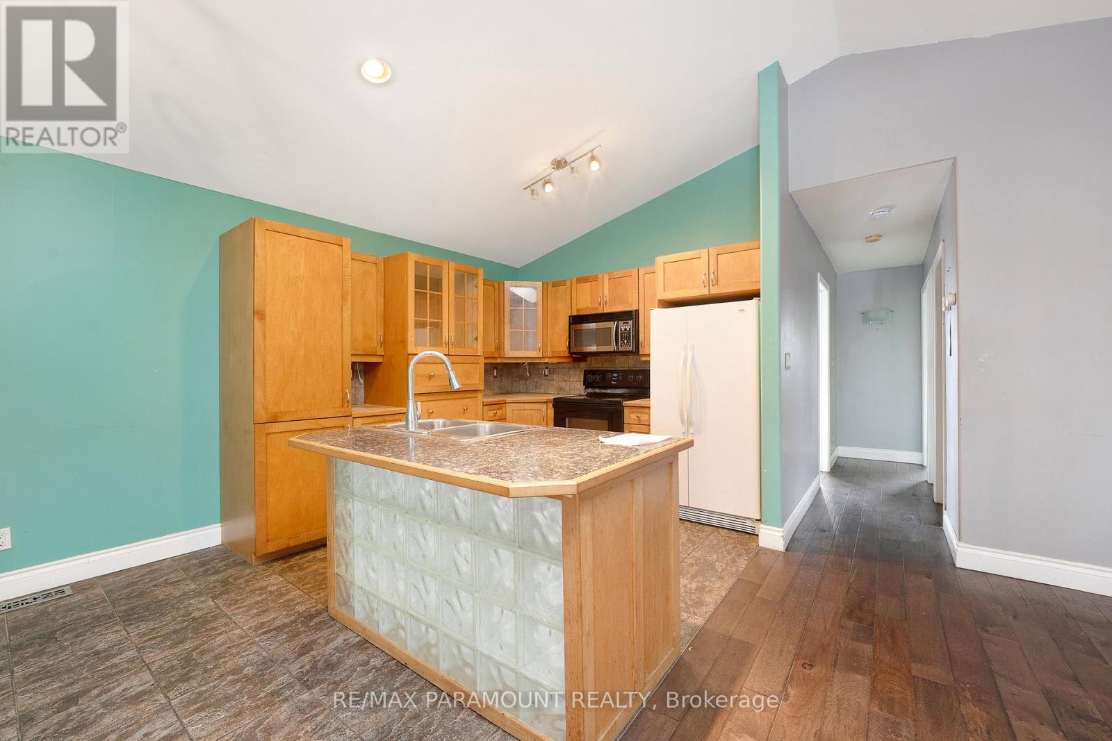 1505 Highnoon Drive, Windsor, Ontario  N9G 3B6 - Photo 10 - X12615148