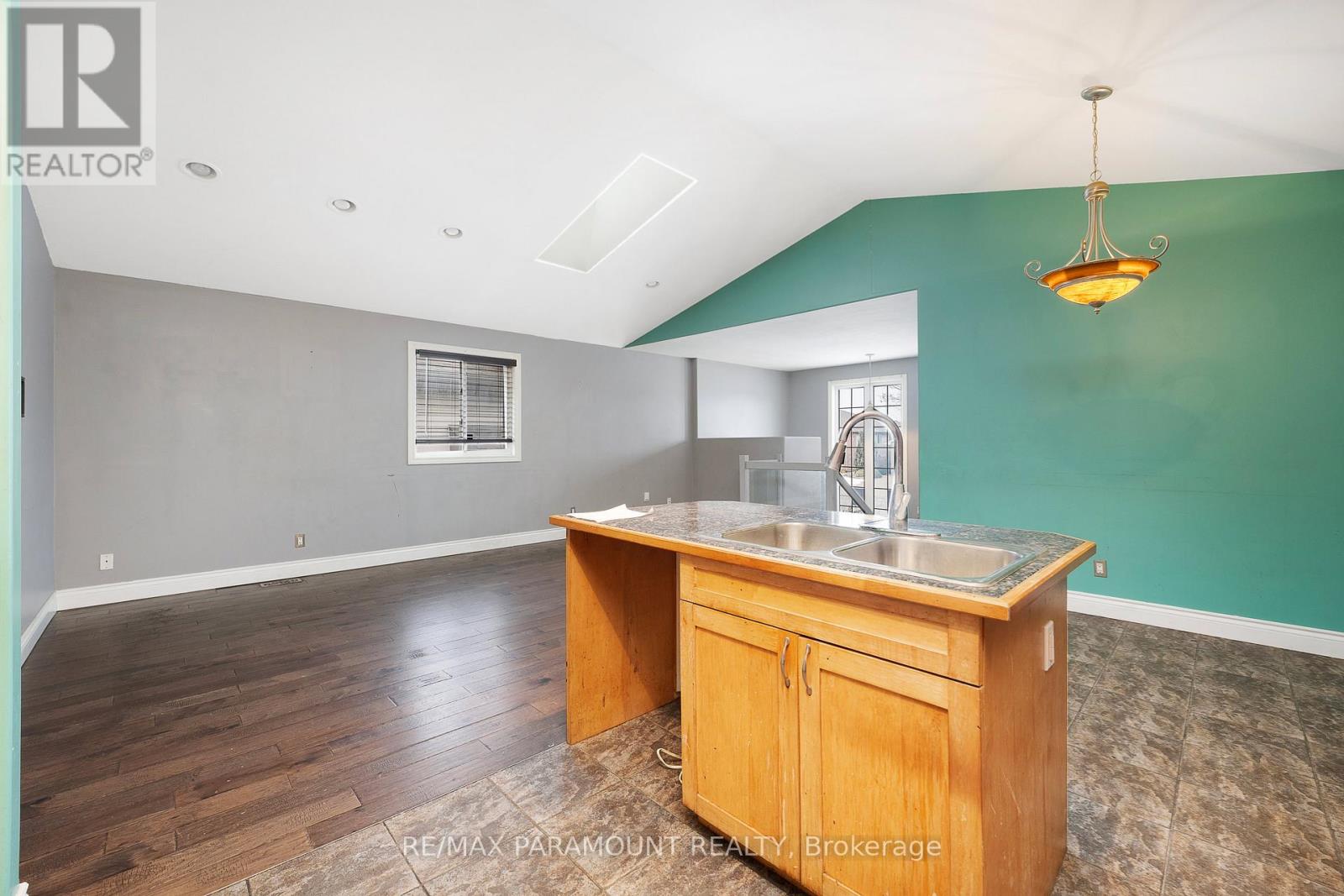 1505 Highnoon Drive, Windsor, Ontario  N9G 3B6 - Photo 12 - X12615148