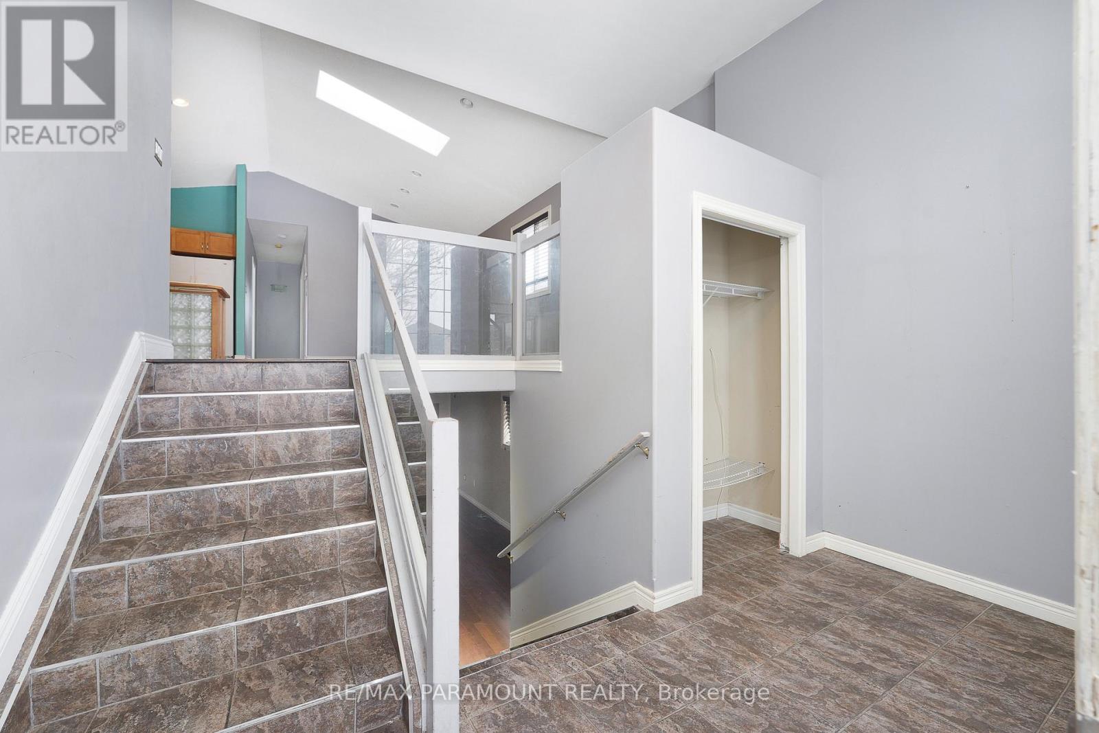 1505 Highnoon Drive, Windsor, Ontario  N9G 3B6 - Photo 4 - X12615148