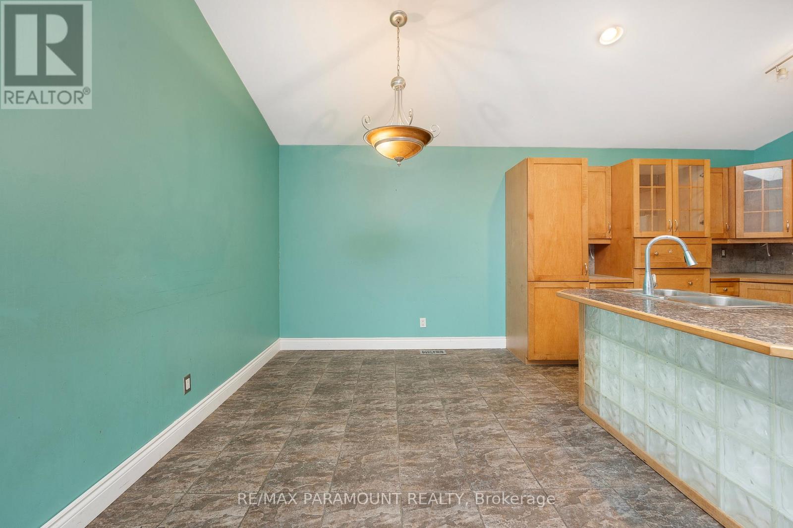 1505 Highnoon Drive, Windsor, Ontario  N9G 3B6 - Photo 8 - X12615148