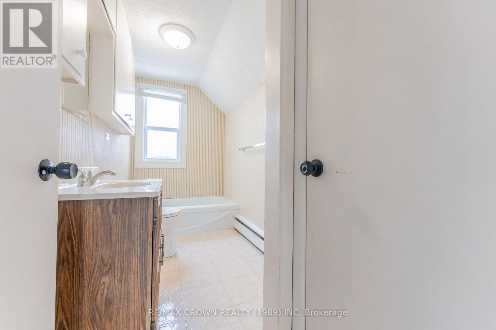 102 First Street, Smooth Rock Falls (Srf), Ontario  P0L 2B0 - Photo 25 - T12615320