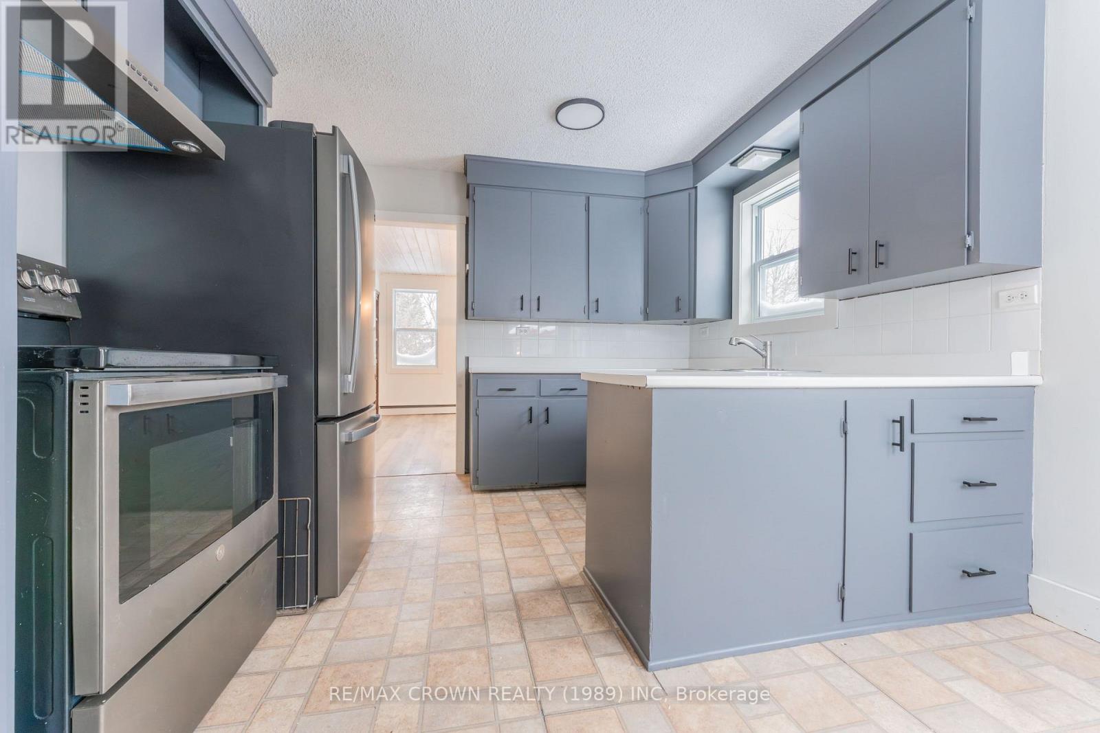 102 First Street, Smooth Rock Falls (Srf), Ontario  P0L 2B0 - Photo 7 - T12615320