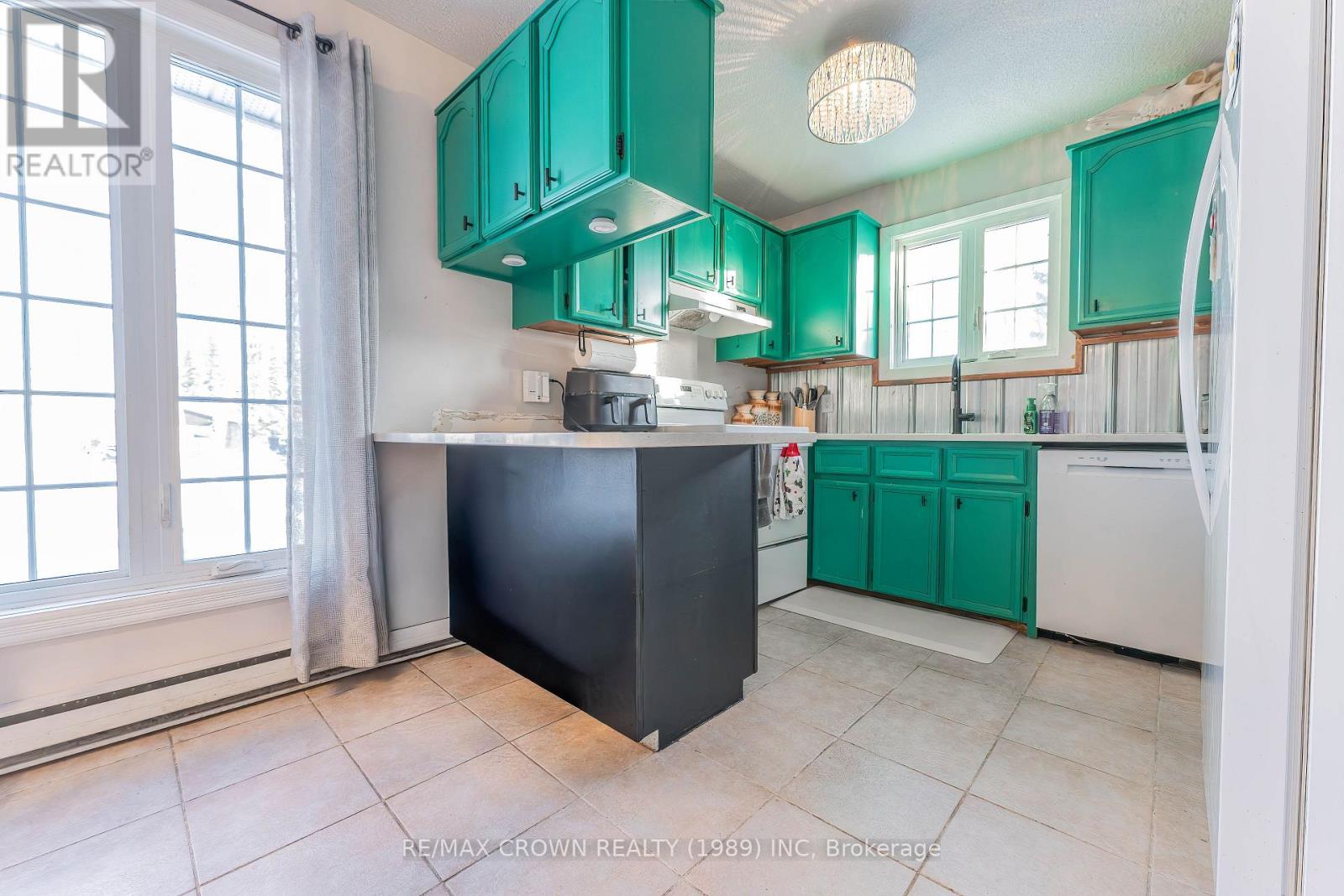 17 Champlain Crescent, Kapuskasing, Ontario  P5N 3A8 - Photo 3 - T12615350