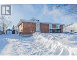 17 CHAMPLAIN CRESCENT, Kapuskasing, Ontario