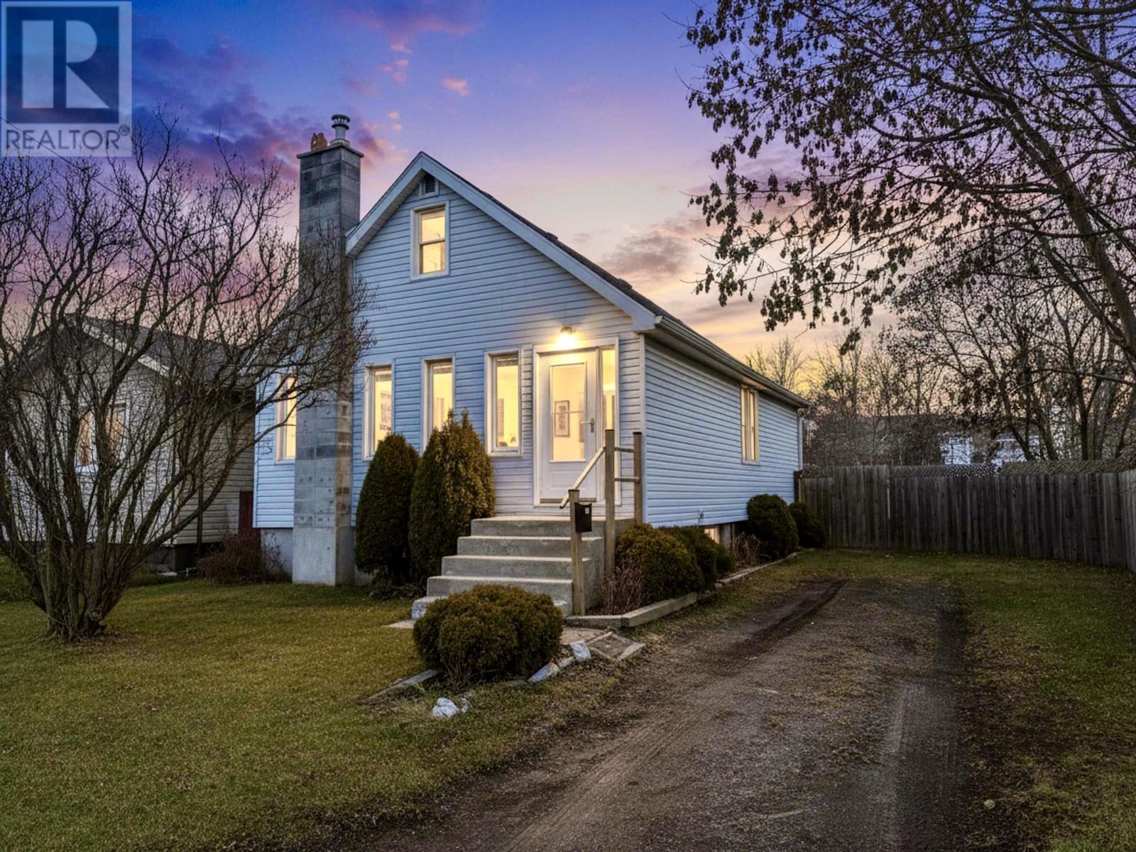 141 Empress AVE S, Thunder Bay, Ontario