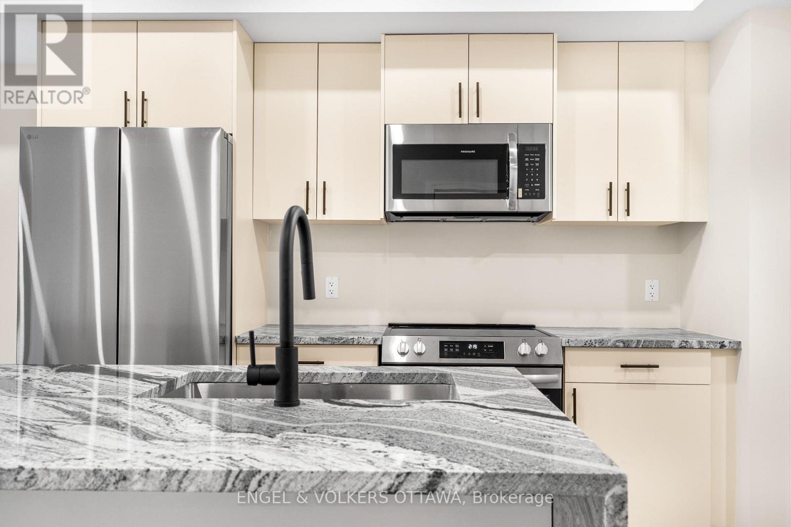 C - 195 Hopewell Avenue, Ottawa, Ontario  K1S 2Z4 - Photo 10 - X12615376