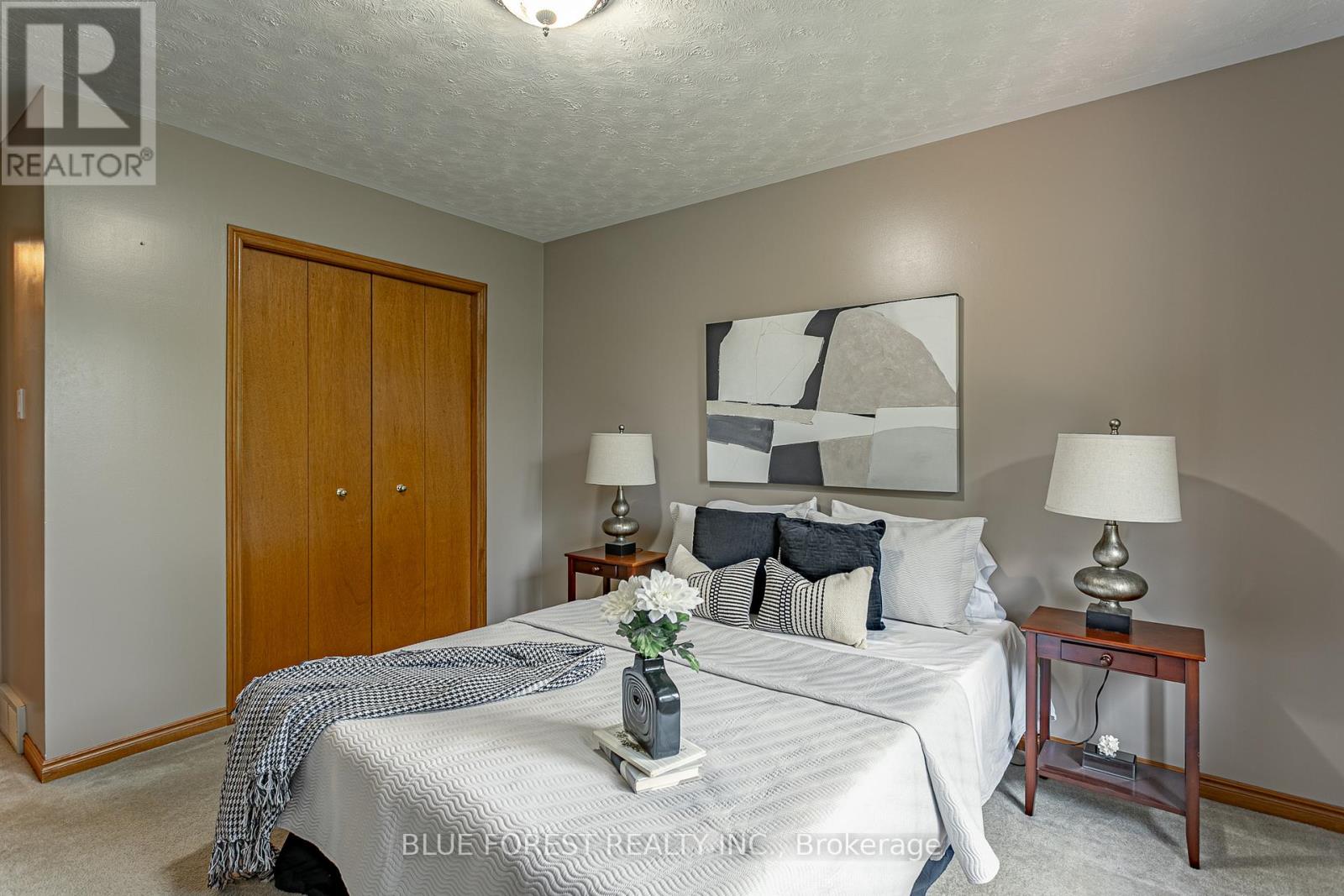 15 Calvert Place, Thames Centre, Ontario  N0L 1G3 - Photo 23 - X12615286