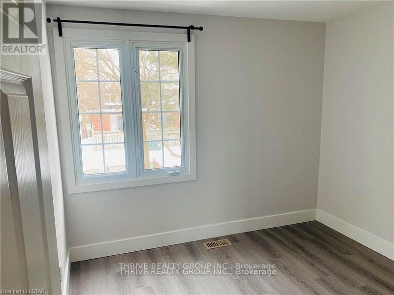 8 Homestead Crescent, London North, Ontario  N6G 2E4 - Photo 10 - X12615294