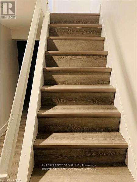 8 Homestead Crescent, London North, Ontario  N6G 2E4 - Photo 13 - X12615294