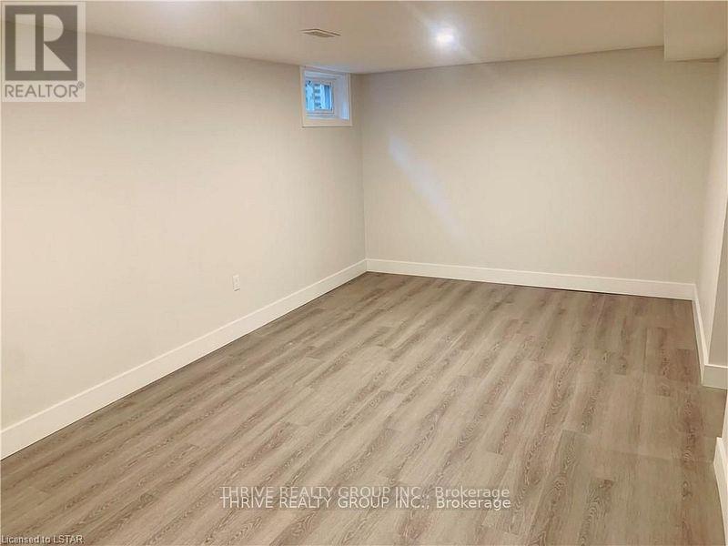 8 Homestead Crescent, London North, Ontario  N6G 2E4 - Photo 14 - X12615294