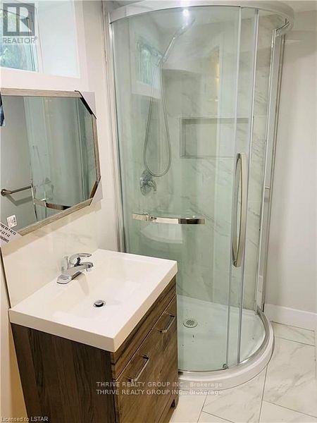 8 Homestead Crescent, London North, Ontario  N6G 2E4 - Photo 15 - X12615294