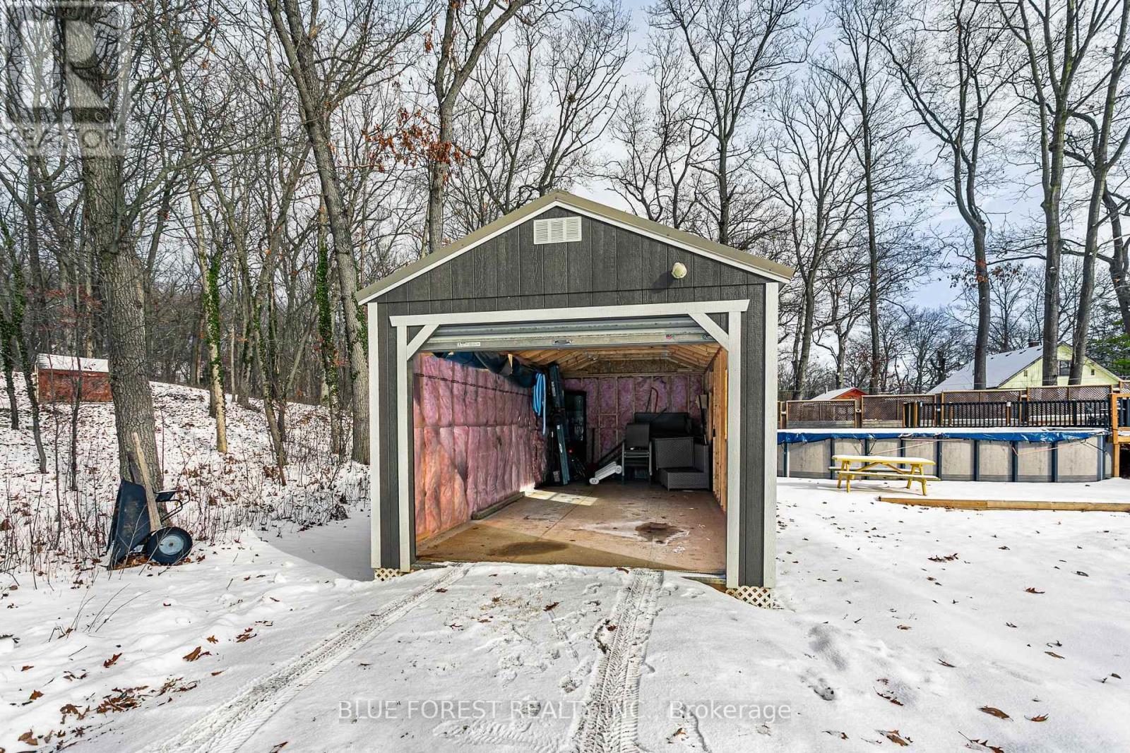 9716 Lakeshore Road, Lambton Shores, Ontario  N0M 1T0 - Photo 29 - X12615296