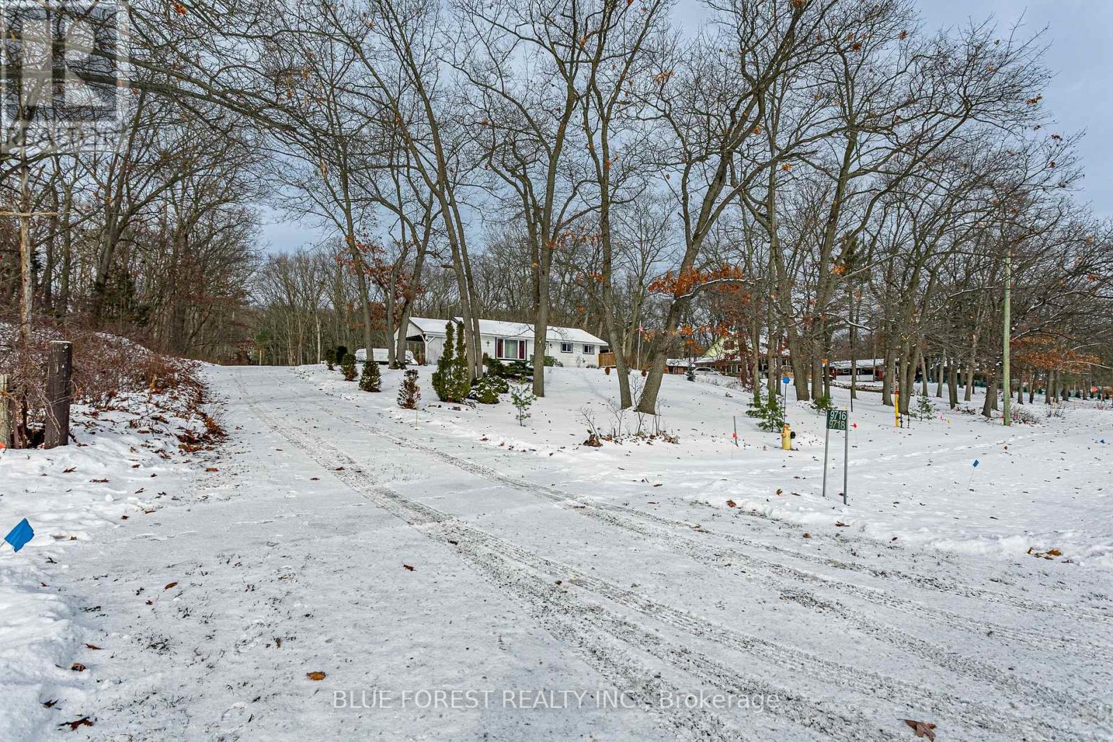 9716 Lakeshore Road, Lambton Shores, Ontario  N0M 1T0 - Photo 30 - X12615296