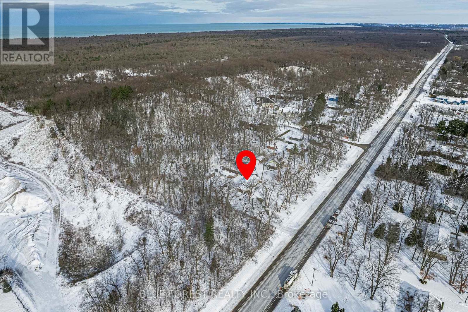 9716 Lakeshore Road, Lambton Shores, Ontario  N0M 1T0 - Photo 41 - X12615296