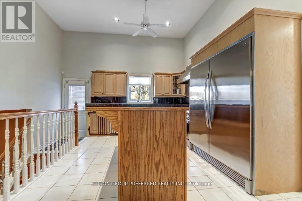 296 Bournemouth Drive, London East, Ontario N5V 4S5 - Photo 9 - X12615382