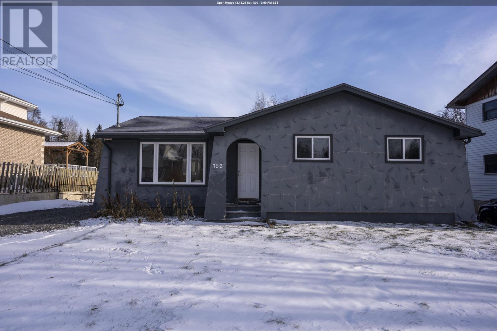 786 Moore AVE, Thunder Bay, Ontario