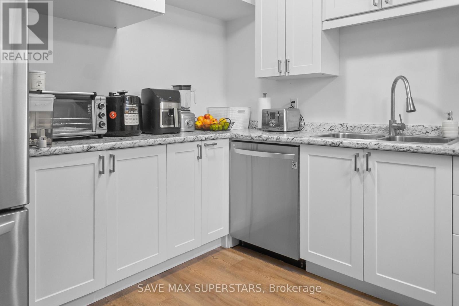 30 Westminster Circle, Barrie, Ontario L4M 0A4 - Photo 13 - S12611232