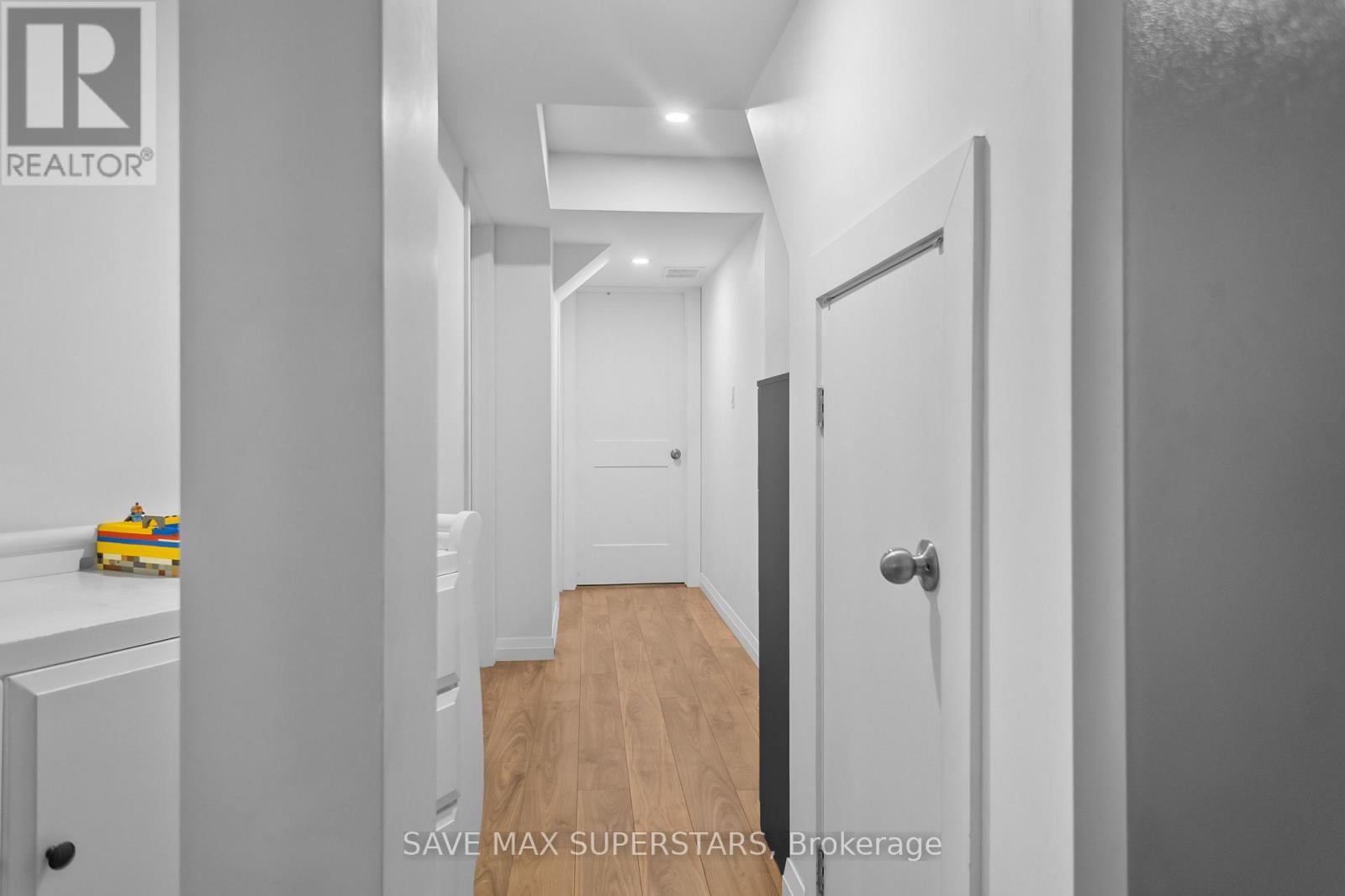 30 Westminster Circle, Barrie, Ontario L4M 0A4 - Photo 14 - S12611232