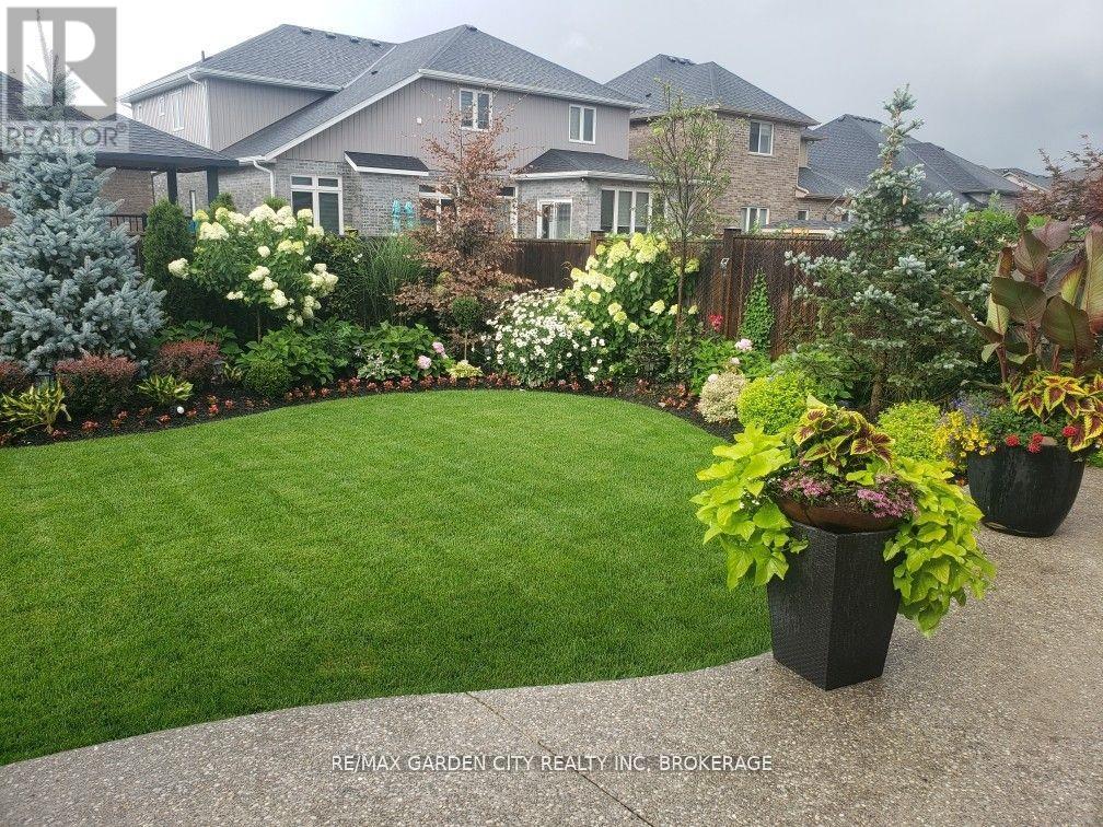 8625 Angie Drive, Niagara Falls, Ontario  L2H 3W8 - Photo 10 - X12615232