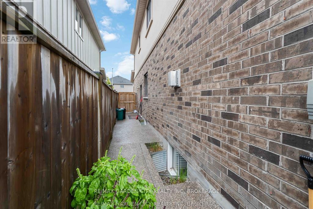 8625 Angie Drive, Niagara Falls, Ontario  L2H 3W8 - Photo 12 - X12615232