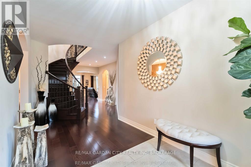 8625 Angie Drive, Niagara Falls, Ontario  L2H 3W8 - Photo 13 - X12615232