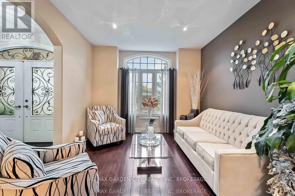 8625 Angie Drive, Niagara Falls, Ontario  L2H 3W8 - Photo 14 - X12615232