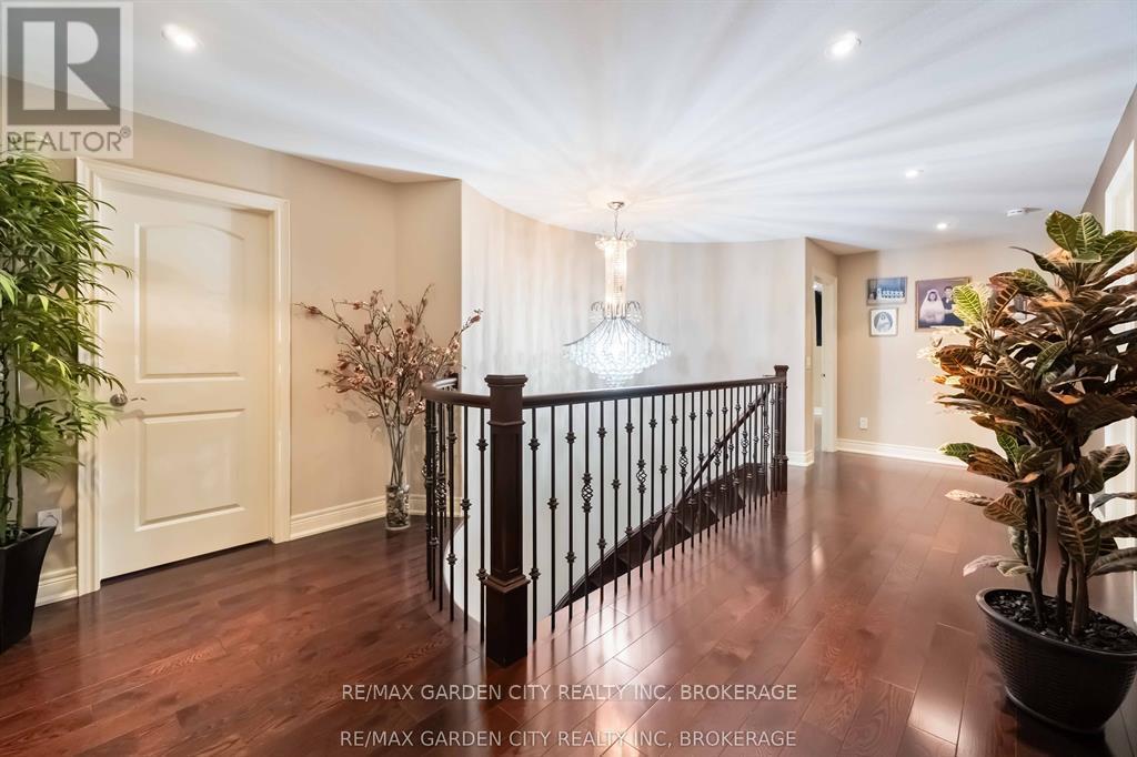 8625 Angie Drive, Niagara Falls, Ontario  L2H 3W8 - Photo 24 - X12615232