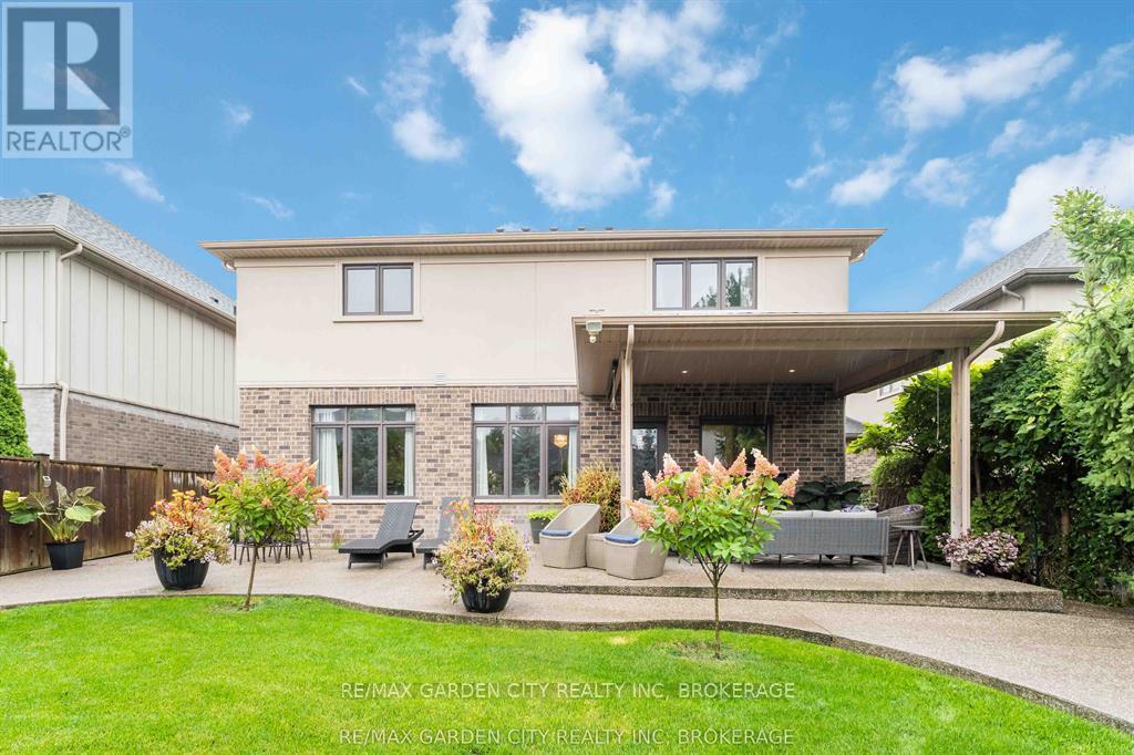 8625 Angie Drive, Niagara Falls, Ontario  L2H 3W8 - Photo 4 - X12615232