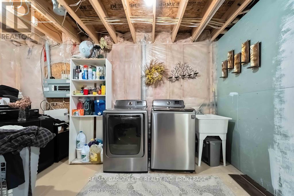 8625 Angie Drive, Niagara Falls, Ontario  L2H 3W8 - Photo 44 - X12615232