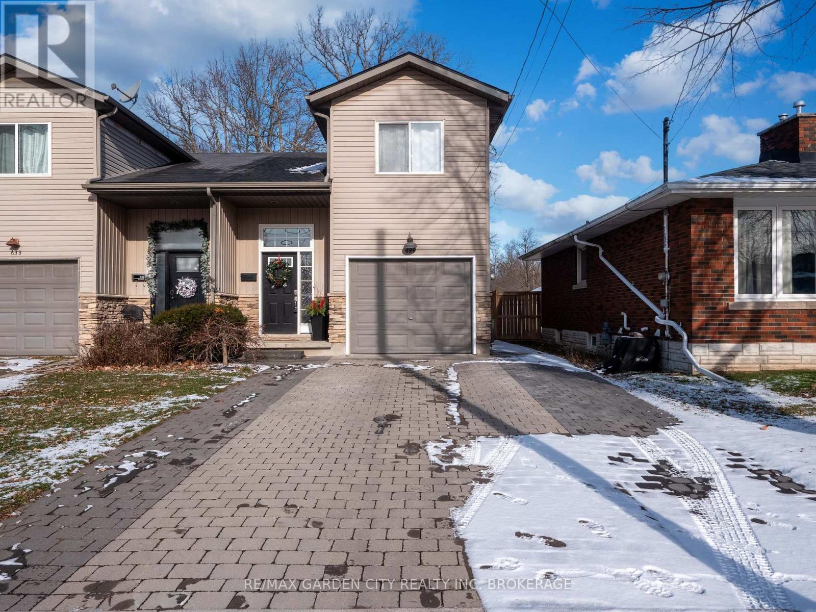 629 Broadway Avenue, Welland, Ontario L3C 5M6 - Photo 1 - X12615346