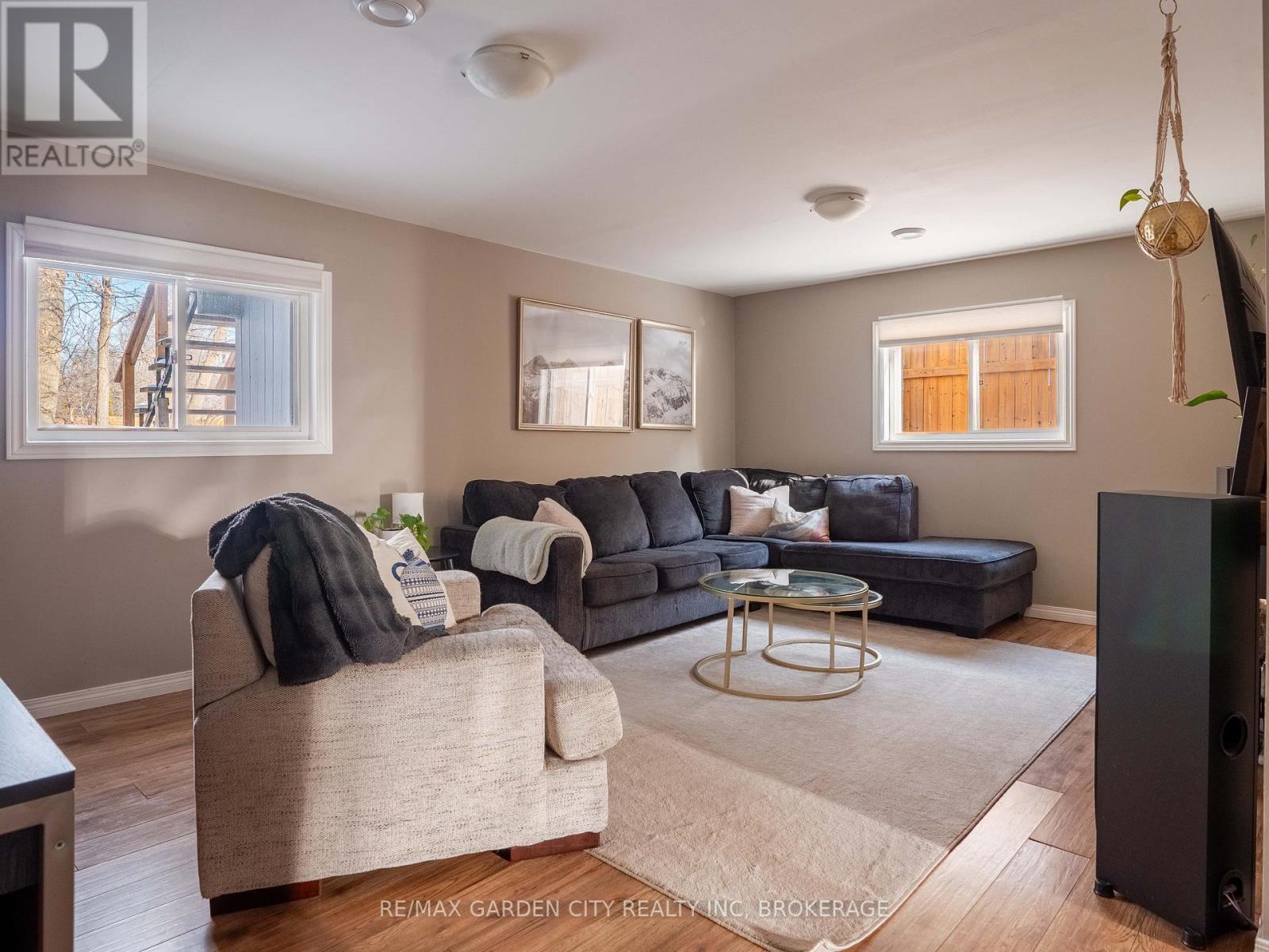 629 Broadway Avenue, Welland, Ontario L3C 5M6 - Photo 19 - X12615346