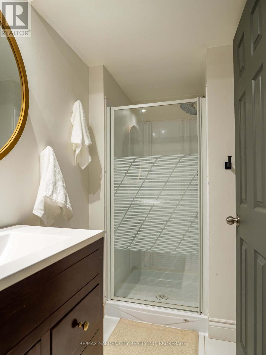 629 Broadway Avenue, Welland, Ontario L3C 5M6 - Photo 24 - X12615346