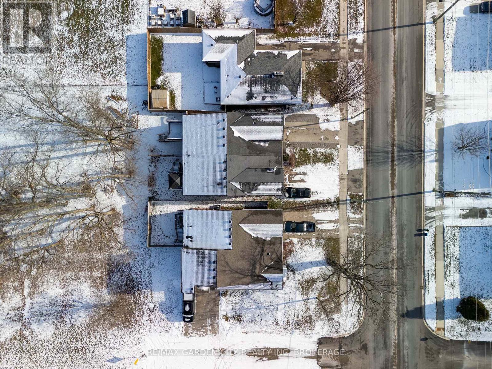 629 Broadway Avenue, Welland, Ontario L3C 5M6 - Photo 37 - X12615346