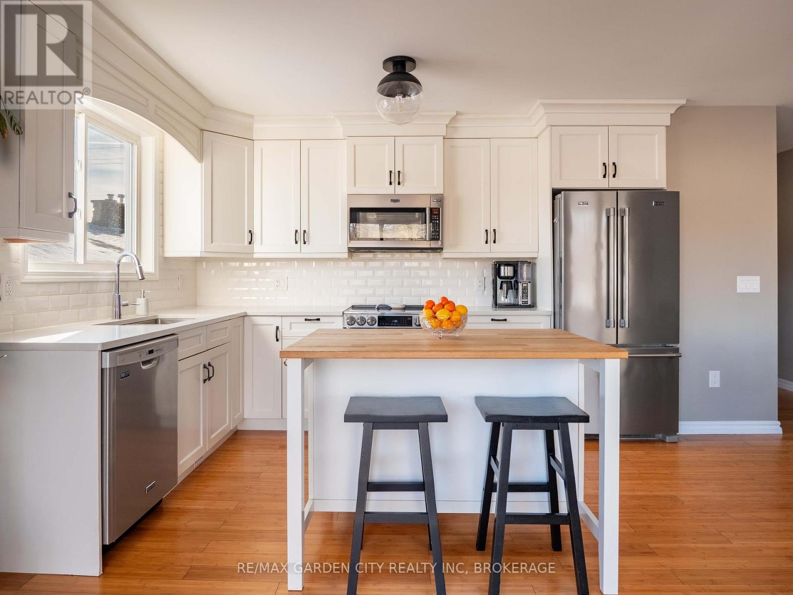 629 Broadway Avenue, Welland, Ontario L3C 5M6 - Photo 9 - X12615346