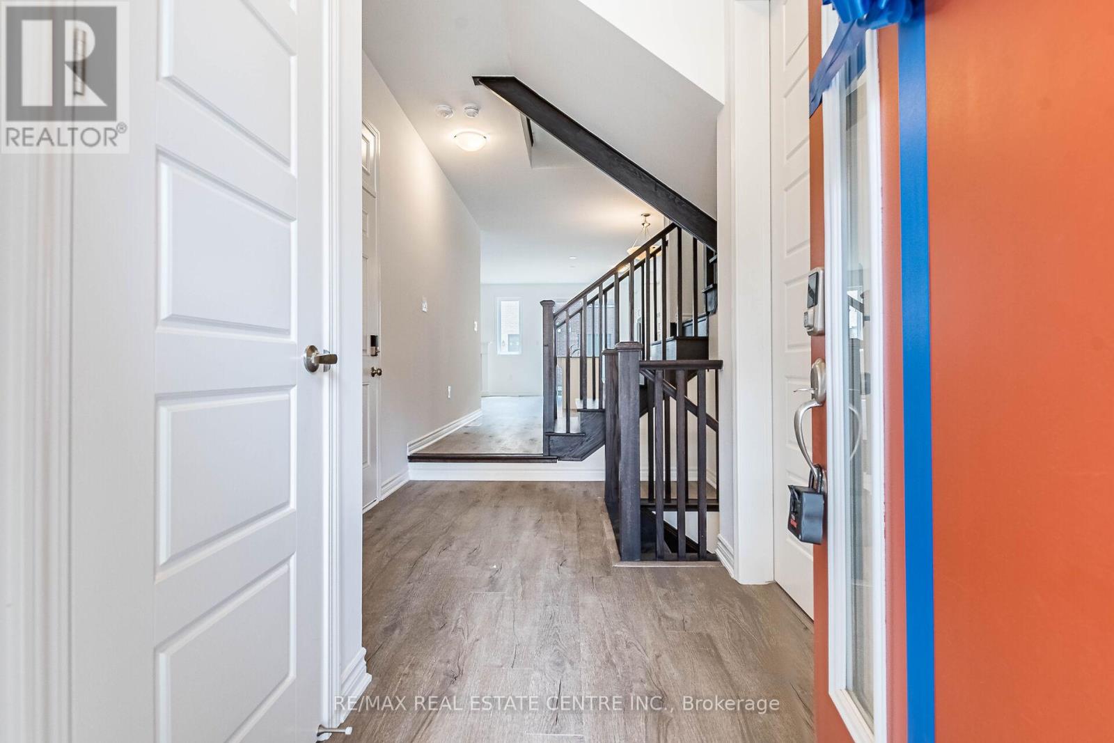 1700 Dance Court, Milton, Ontario L9T 6H8 - Photo 3 - W12514938