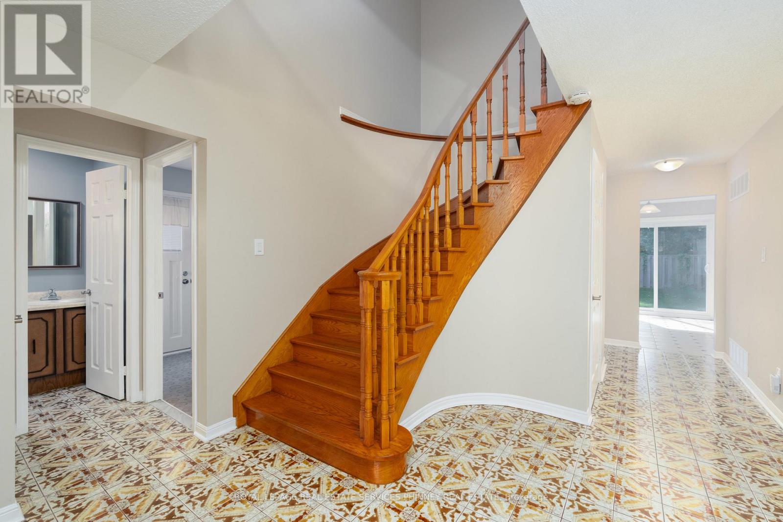 1005 Queen Street W, Mississauga, Ontario  L5H 4E1 - Photo 8 - W12399726