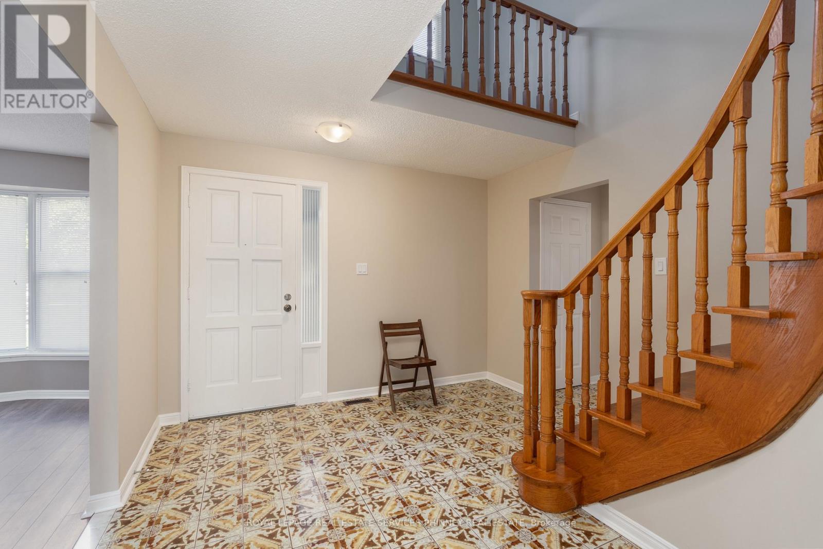 1005 Queen Street W, Mississauga, Ontario  L5H 4E1 - Photo 9 - W12399726