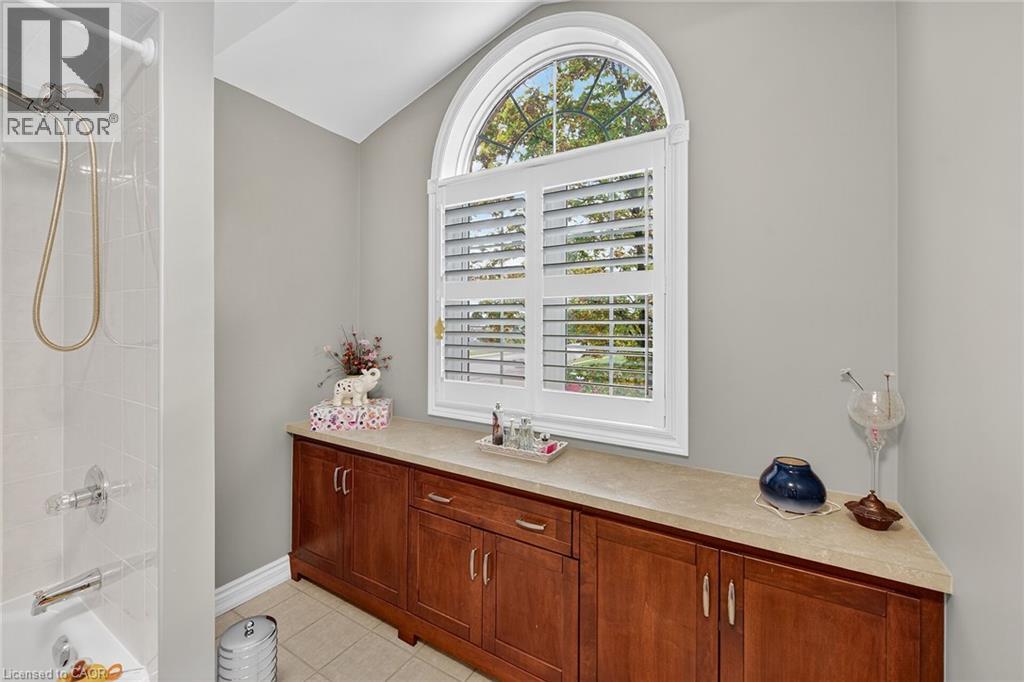 25 Vulcan Court, Stoney Creek, Ontario  L8E 5W7 - Photo 28 - 40781532