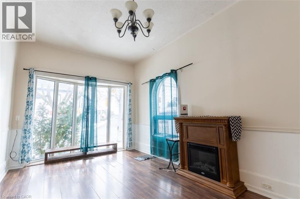 219 Erie Avenue, Brantford, Ontario  N3S 2H1 - Photo 8 - 40792890