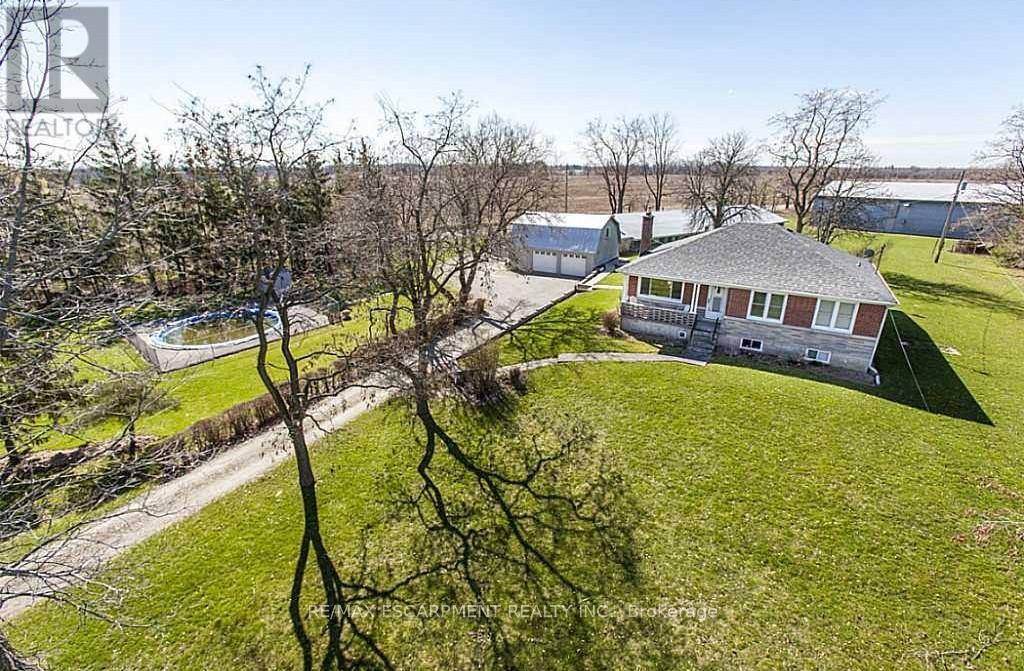 226 CARLUKE ROAD E, Hamilton, Ontario