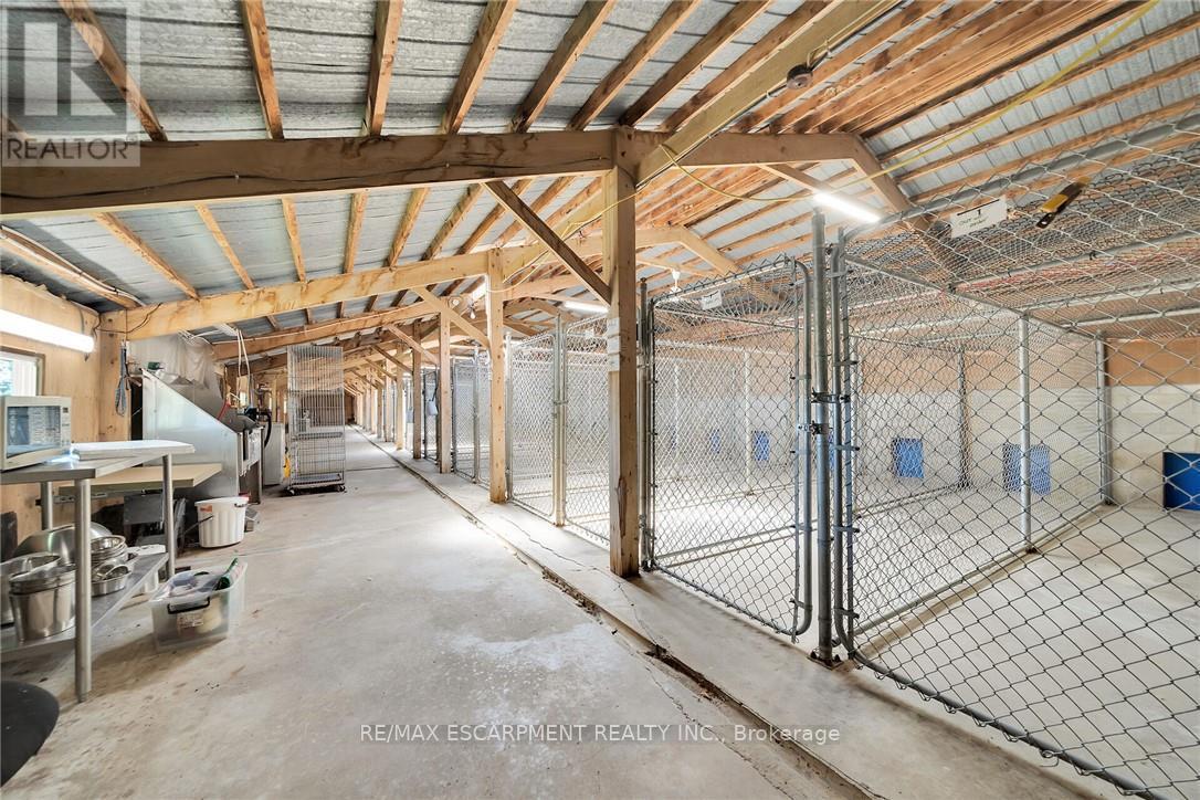 226 Carluke Road E, Hamilton, Ontario  L9G 3L1 - Photo 39 - X12614142