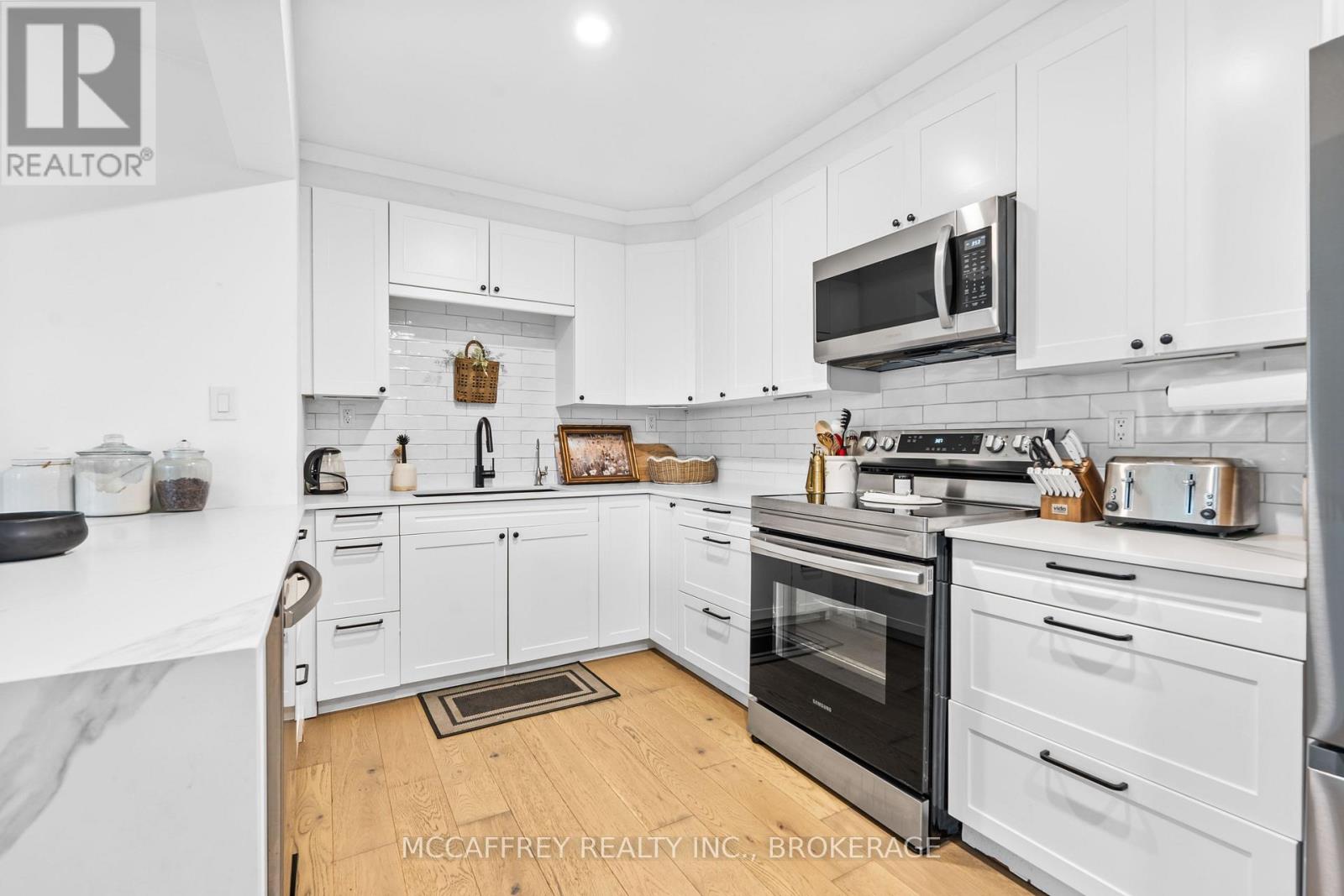 2055 Switzerville Road, Loyalist, Ontario  K7R 3K9 - Photo 14 - X12442768