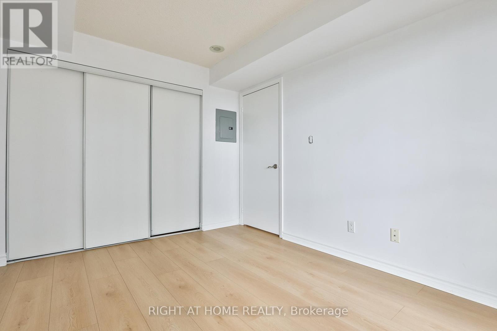 712 - 410 Queens Quay W, Toronto, Ontario  M5V 3T1 - Photo 11 - C12614680